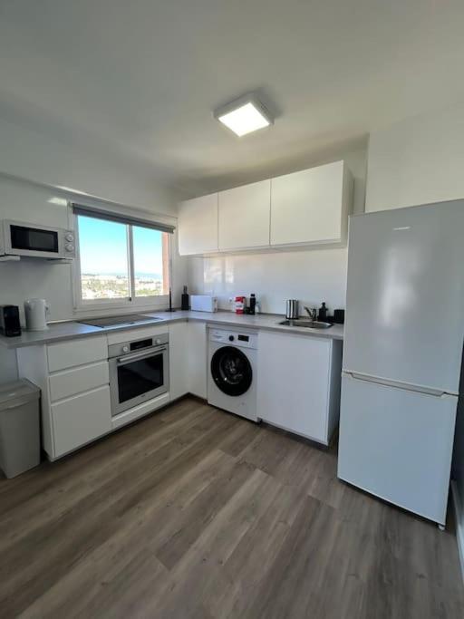 Atico C/vistas, Recep 24h, Piscinas Y Parking * Benalmádena